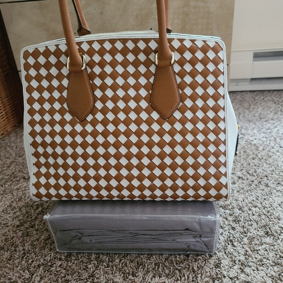 Calvin Klein bag - Picture 8 of 12